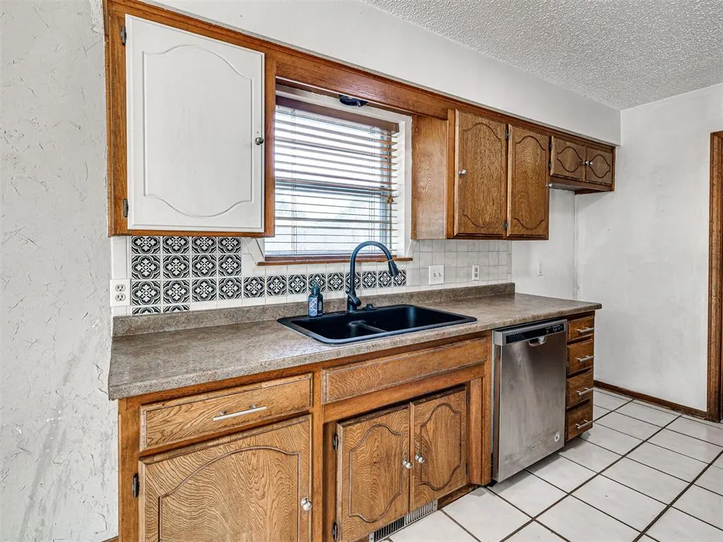 Photo 29 — 311 Christopher Drive, Chickasha, OK 73018