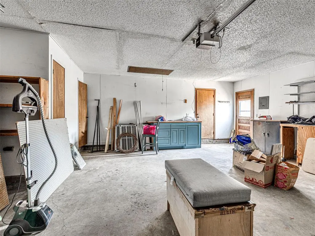 Photo 33 — 311 Christopher Drive, Chickasha, OK 73018