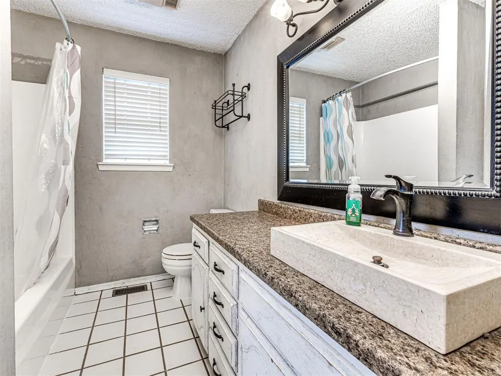Photo 44 — 311 Christopher Drive, Chickasha, OK 73018