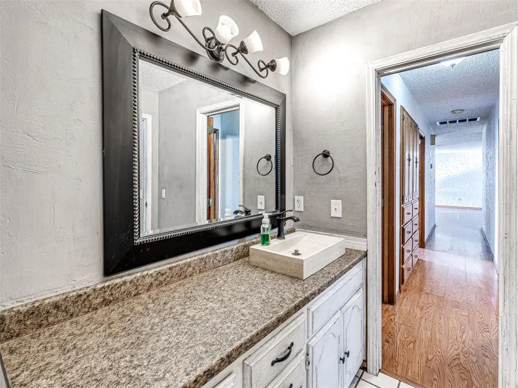 Photo 46 — 311 Christopher Drive, Chickasha, OK 73018