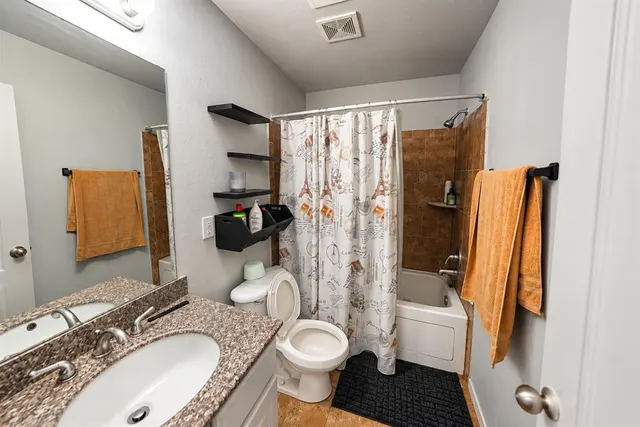 Photo 3 — 6100 Courtyards Court, Oklahoma City, OK 73149