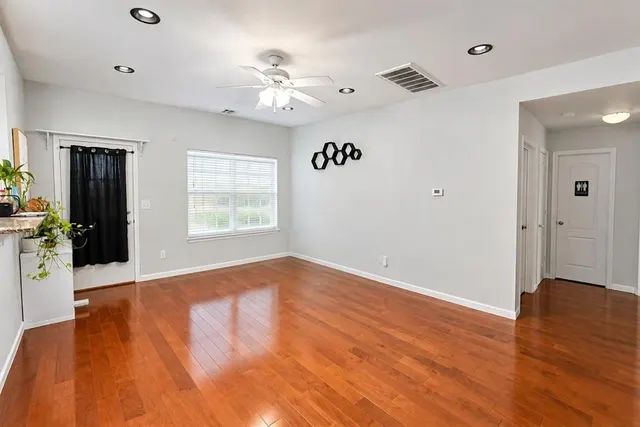 Photo 4 — 6100 Courtyards Court, Oklahoma City, OK 73149