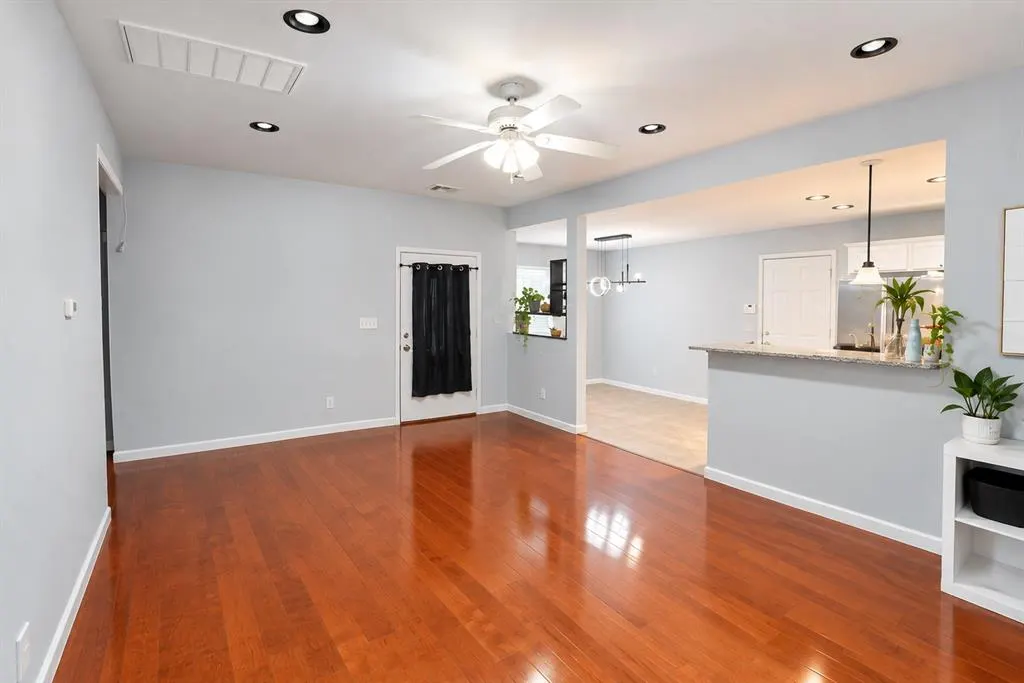 Photo 5 — 6100 Courtyards Court, Oklahoma City, OK 73149