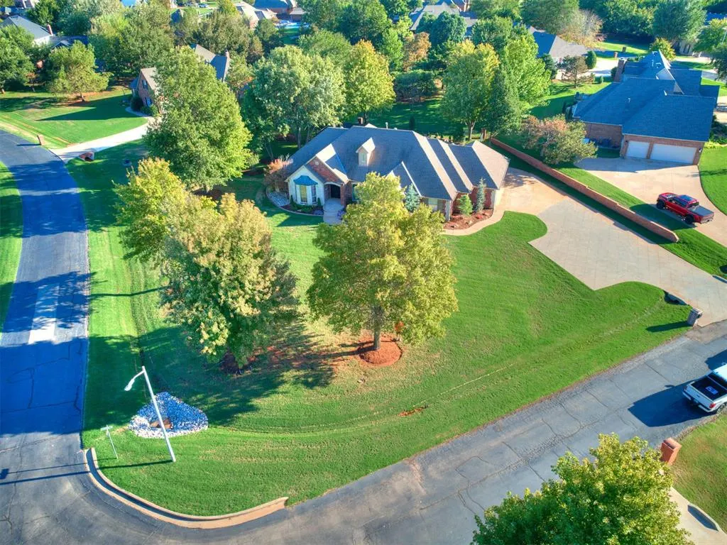 Photo 6 — 18470 N Antler Way, Edmond, OK 73012