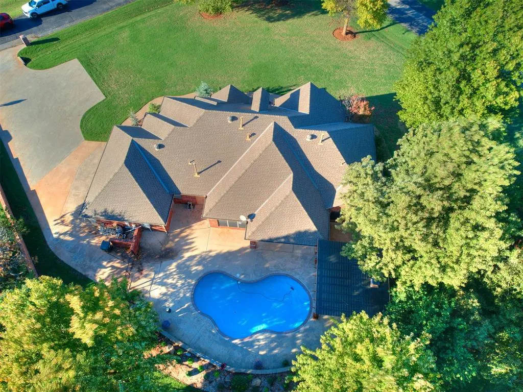 Photo 8 — 18470 N Antler Way, Edmond, OK 73012