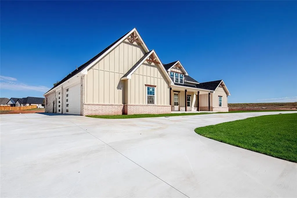 Photo 4 — 2438 Wind River Circle, Blanchard, OK 73010