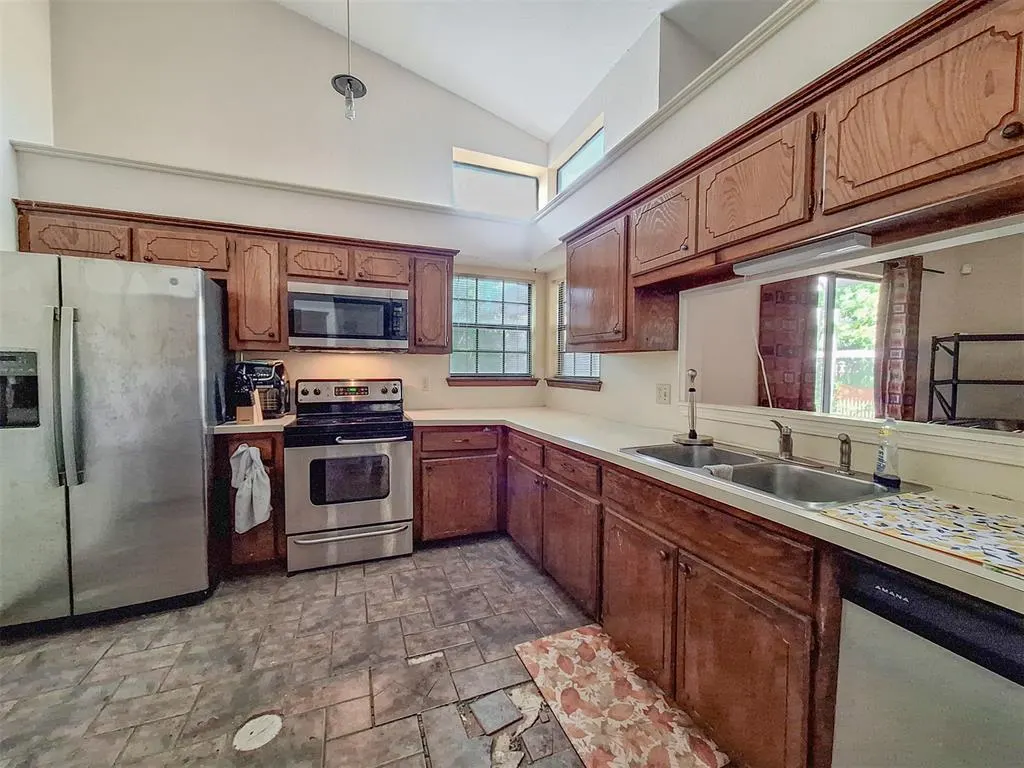 Photo 5 — 12817 Westcourt, Oklahoma City, OK 73142