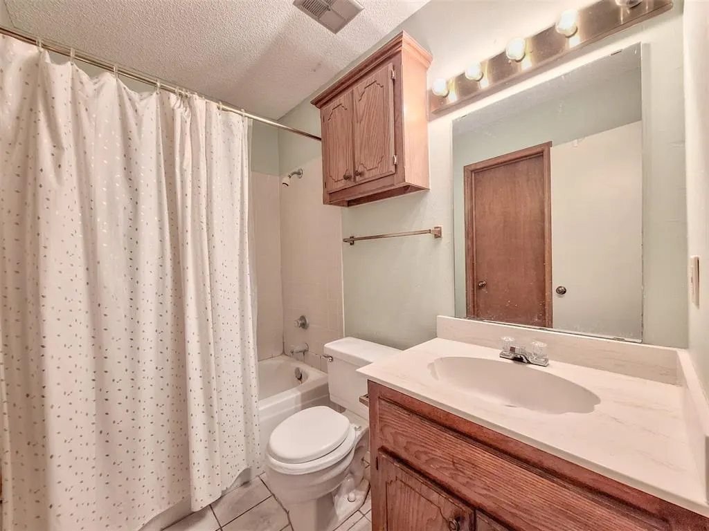 Photo 12 — 12817 Westcourt, Oklahoma City, OK 73142