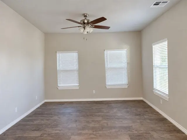 Photo 5 — 1741 NE 11th Street, Oklahoma City, OK 73117