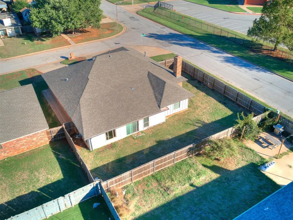 Photo 4 — 3725 Summerwind Avenue, Oklahoma City, OK 73179