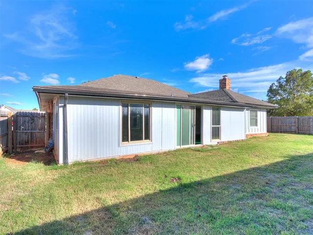 Photo 7 — 3725 Summerwind Avenue, Oklahoma City, OK 73179
