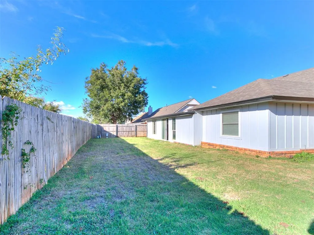 Photo 8 — 3725 Summerwind Avenue, Oklahoma City, OK 73179