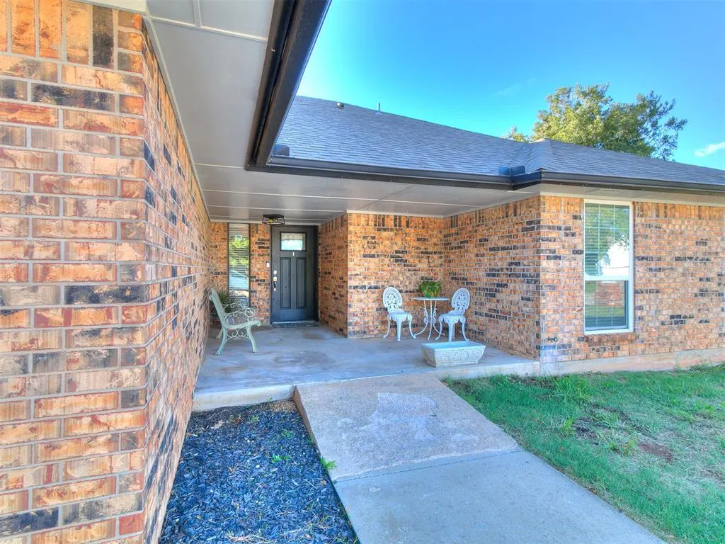 Photo 12 — 3725 Summerwind Avenue, Oklahoma City, OK 73179