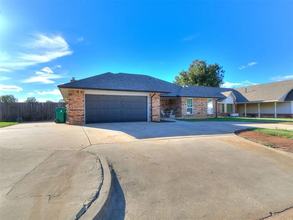 Photo 13 — 3725 Summerwind Avenue, Oklahoma City, OK 73179