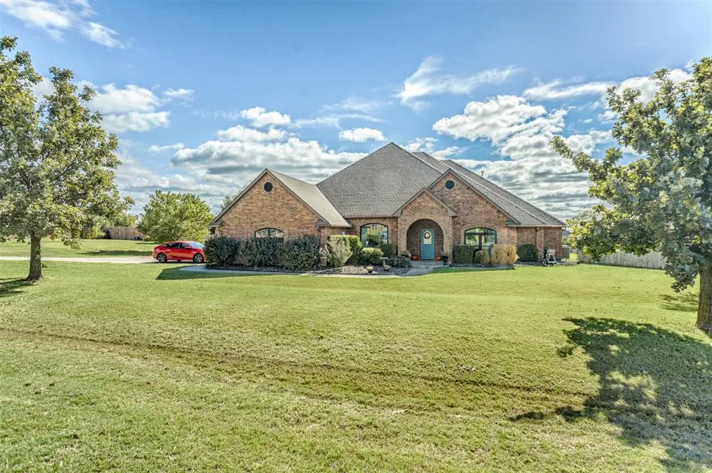 Front exterior — 4658 Hillcrest Lane, Edmond, OK 73025