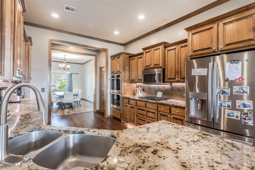 Photo 8 — 4658 Hillcrest Lane, Edmond, OK 73025