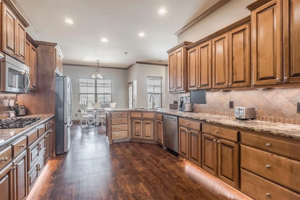 Photo 9 — 4658 Hillcrest Lane, Edmond, OK 73025