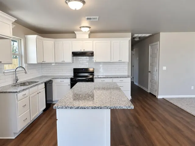Photo 3 — 1436 NE 12th Street, Oklahoma City, OK 73117