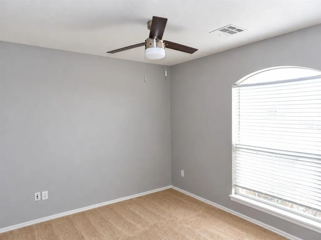 Photo 8 — 4405 Apple Blossom Circle, Moore, OK 73160