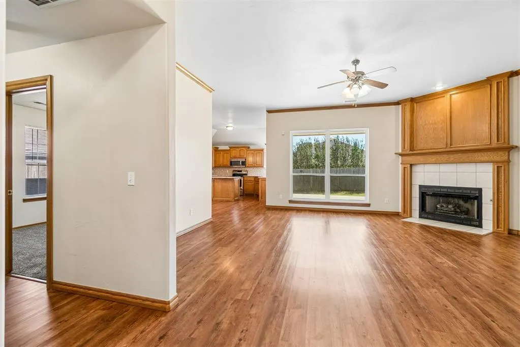 Photo 5 — 904 SW 39th Street, Moore, OK 73160