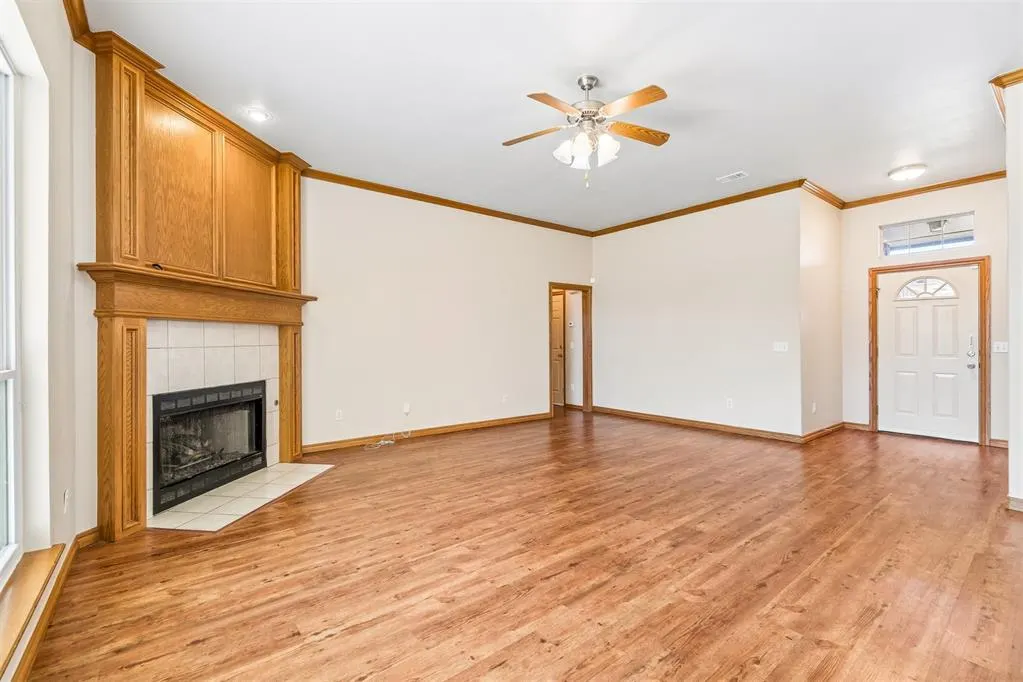 Photo 9 — 904 SW 39th Street, Moore, OK 73160