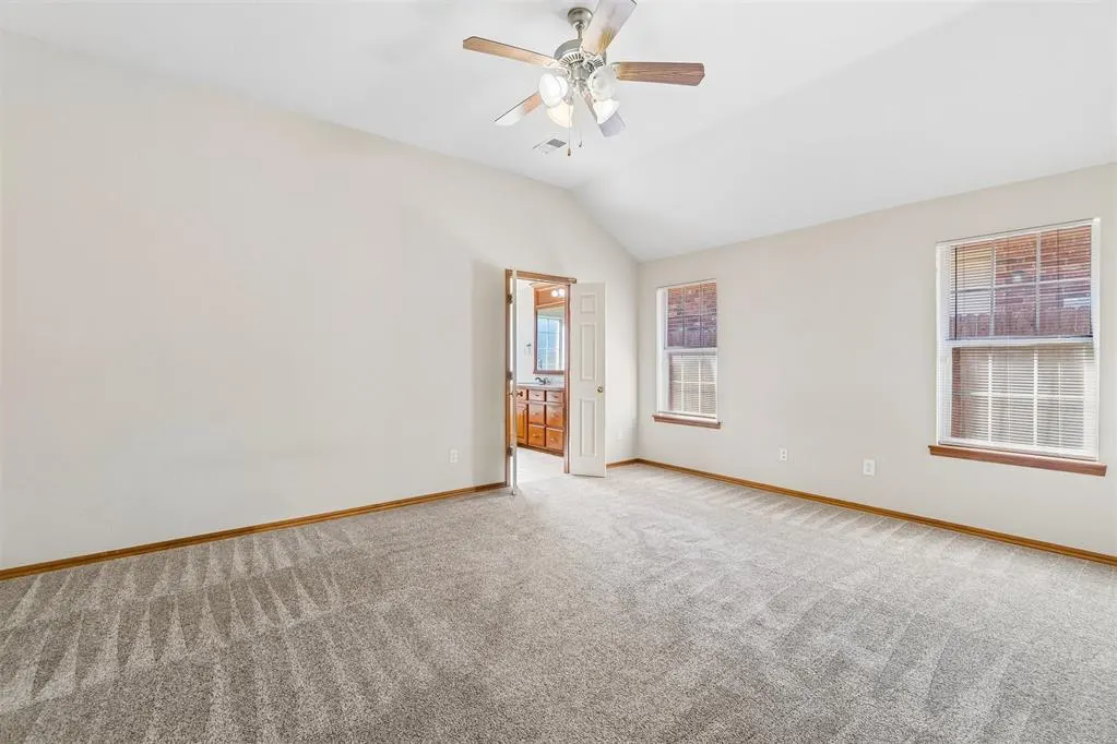 Photo 18 — 904 SW 39th Street, Moore, OK 73160