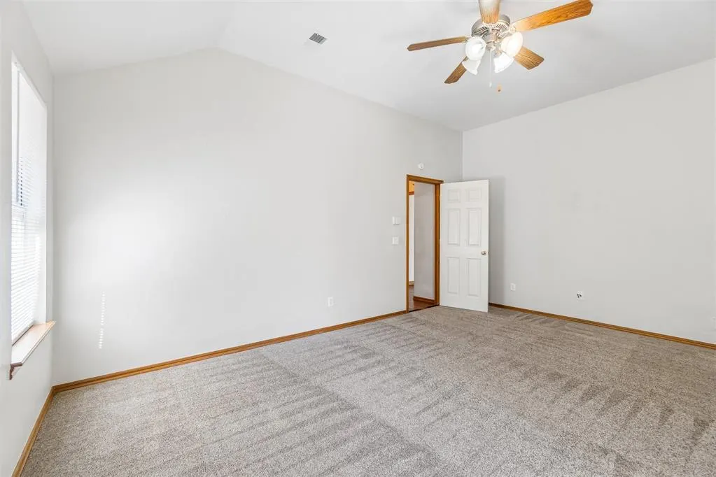 Photo 21 — 904 SW 39th Street, Moore, OK 73160