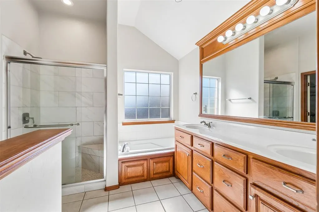 Photo 22 — 904 SW 39th Street, Moore, OK 73160