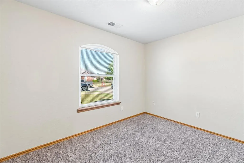 Photo 32 — 904 SW 39th Street, Moore, OK 73160