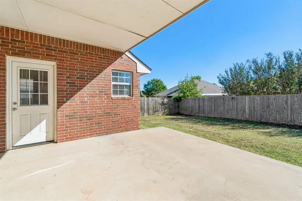 Photo 37 — 904 SW 39th Street, Moore, OK 73160