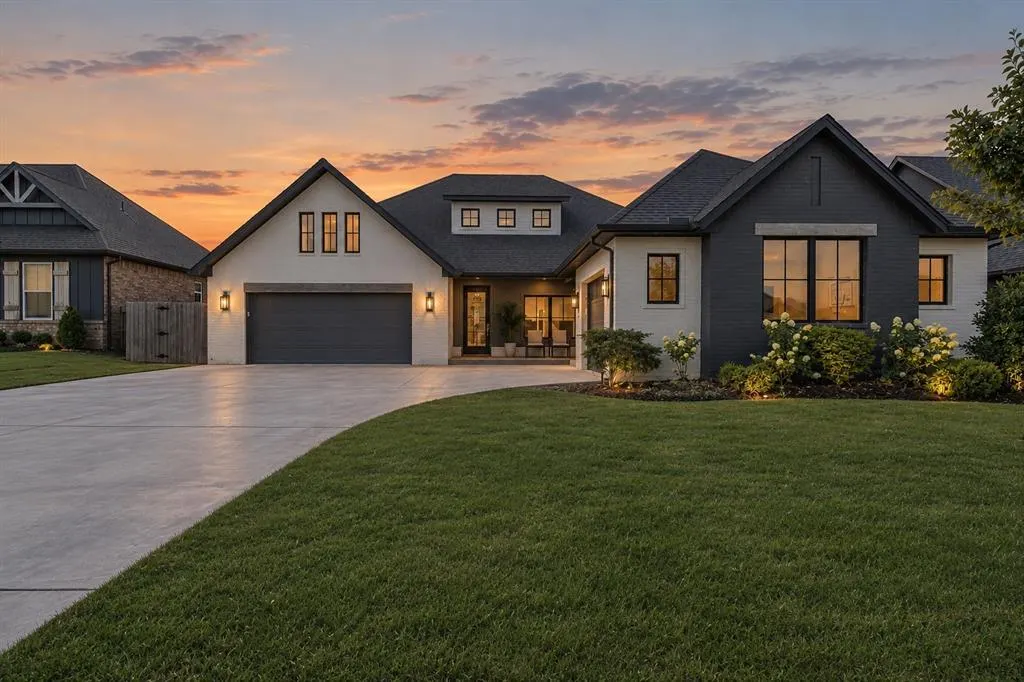 Front exterior — 9300 NW 84th Terrace, Yukon, OK 73099