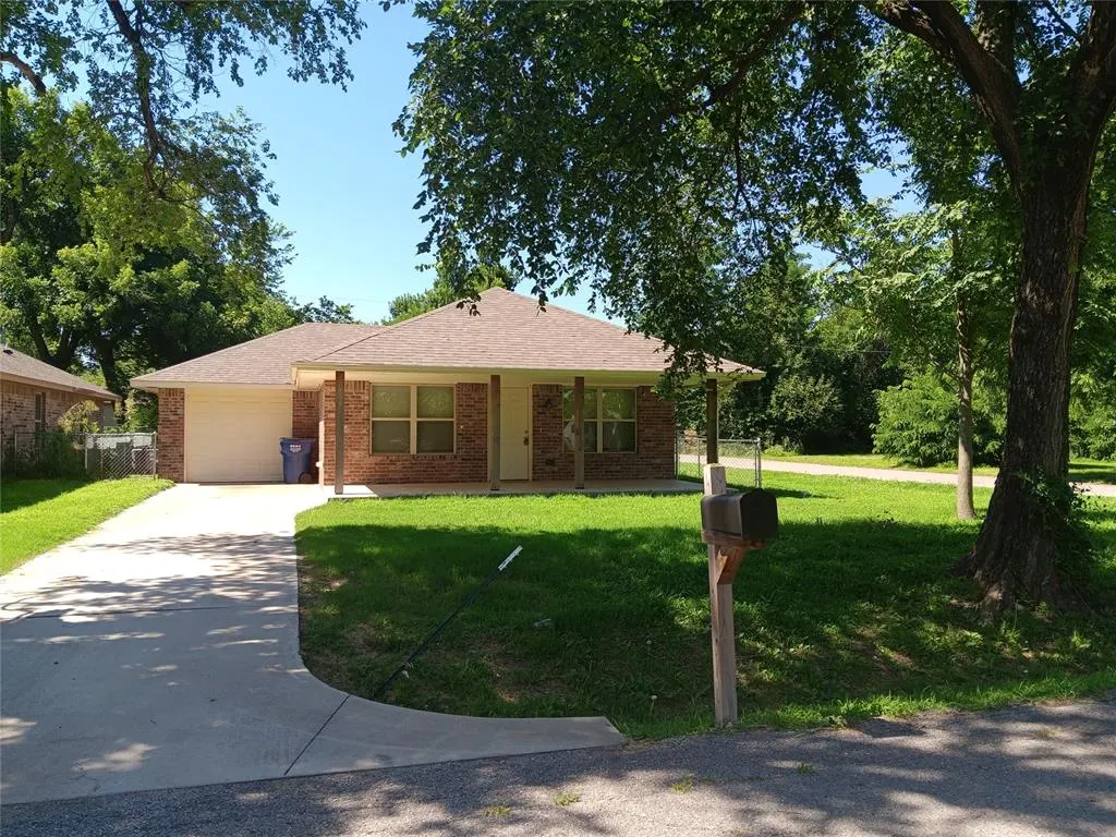 Front exterior — 619 W Penn Street, El Reno, OK 73036