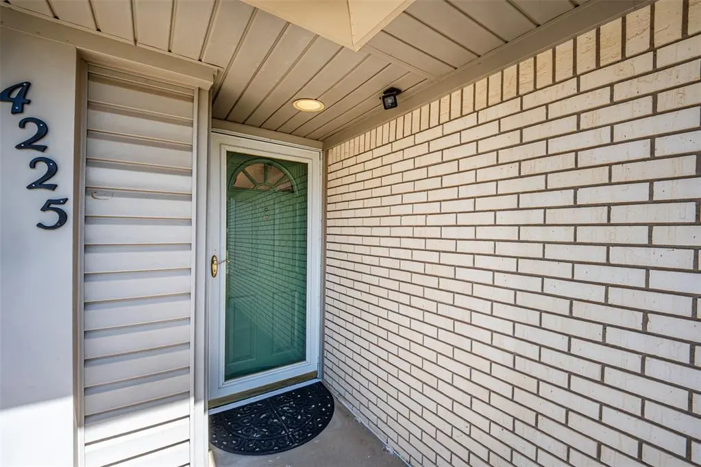 Photo 2 — 4225 NW 31st Terrace, Oklahoma City, OK 73112