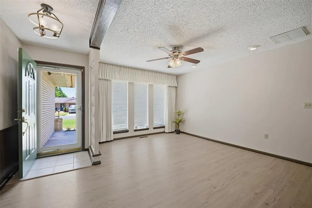 Photo 11 — 4225 NW 31st Terrace, Oklahoma City, OK 73112