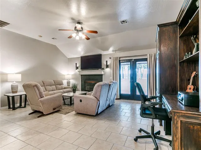 Photo 2 — 11550 Stonecrest, Guthrie, OK 73044