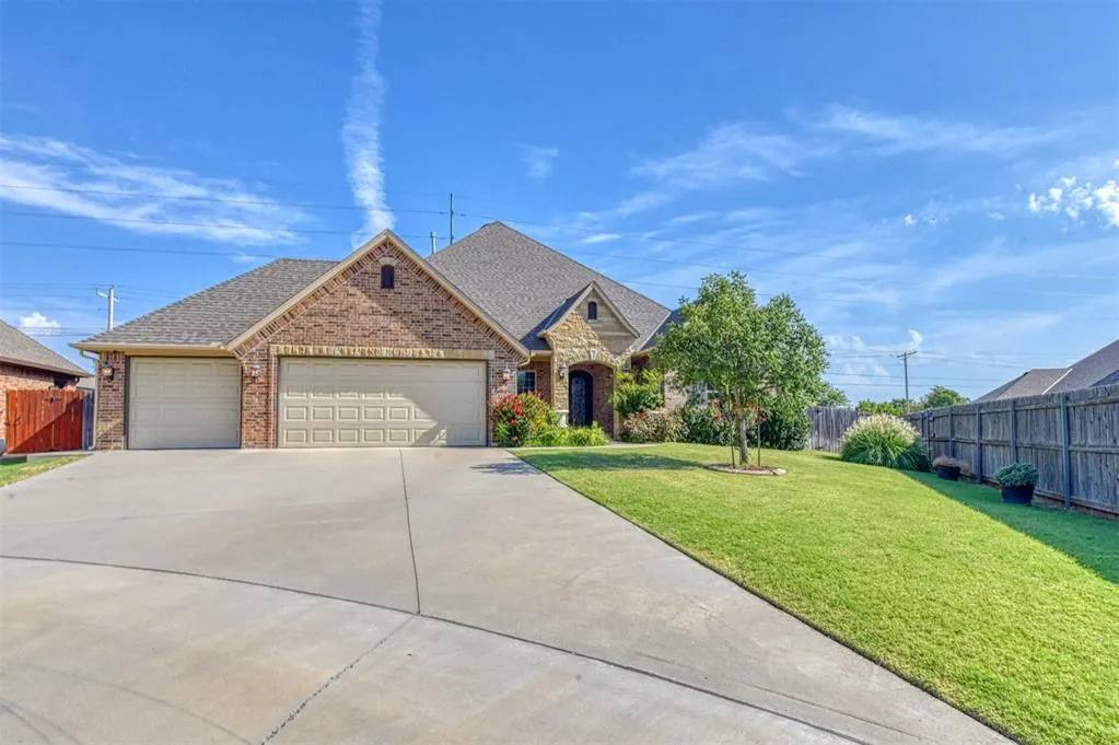 Photo 2 — 13500 Matera Circle, Oklahoma City, OK 73170