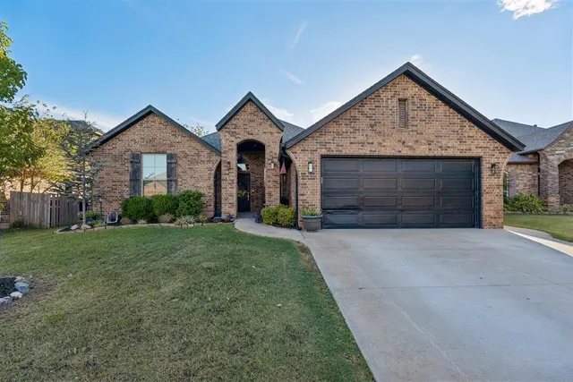 Photo 2 — 17105 Barcelona Drive, Oklahoma City, OK 73170