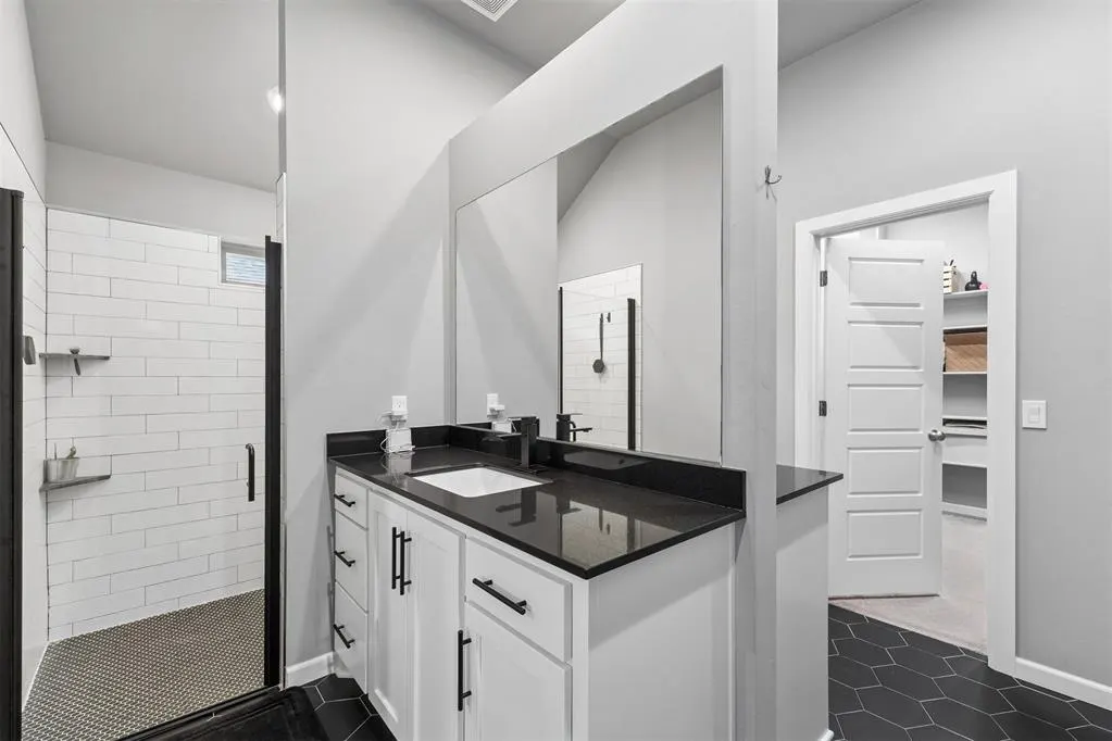 Photo 17 — 17105 Barcelona Drive, Oklahoma City, OK 73170