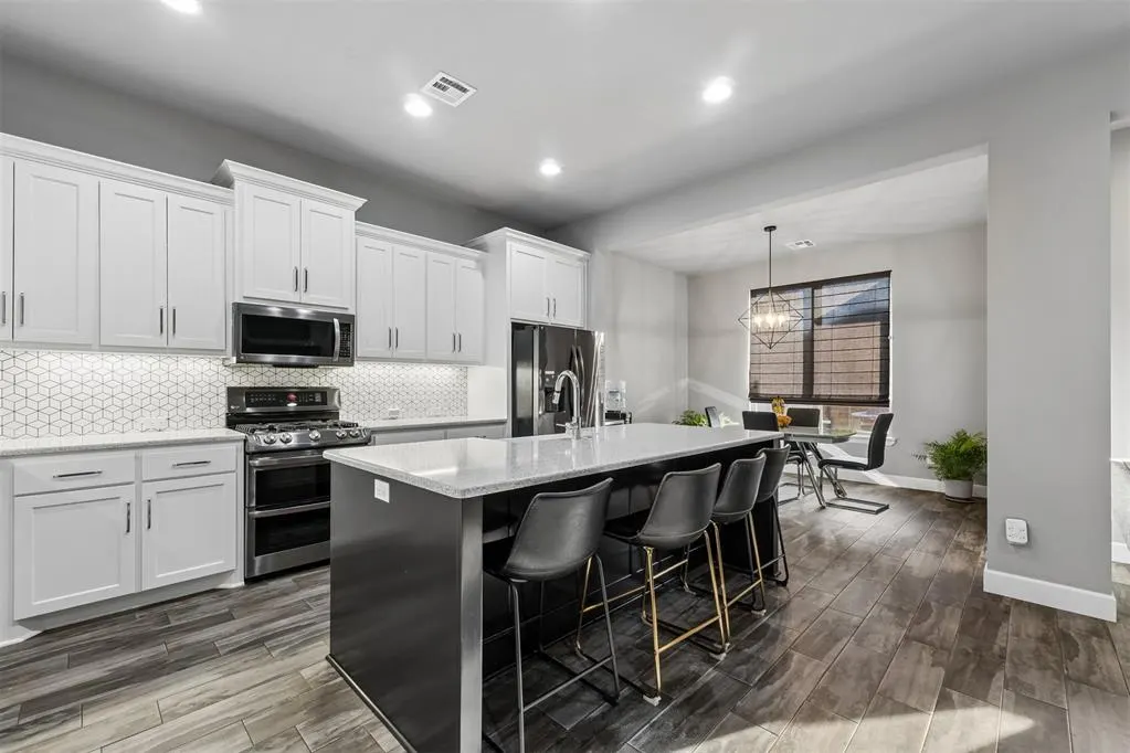 Photo 8 — 17105 Barcelona Drive, Oklahoma City, OK 73170