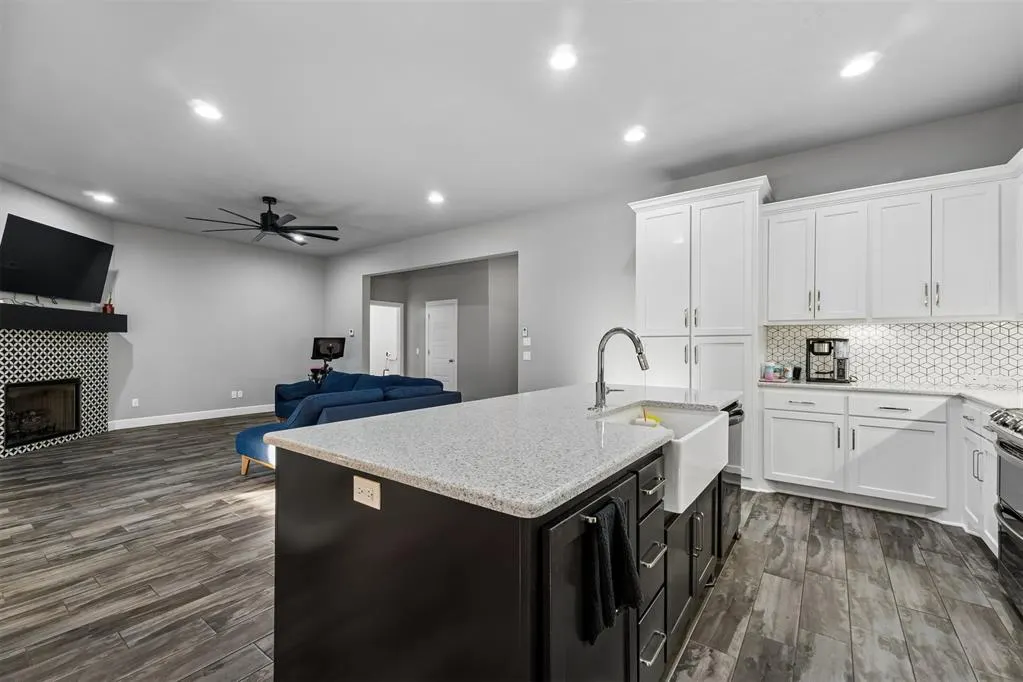 Photo 10 — 17105 Barcelona Drive, Oklahoma City, OK 73170