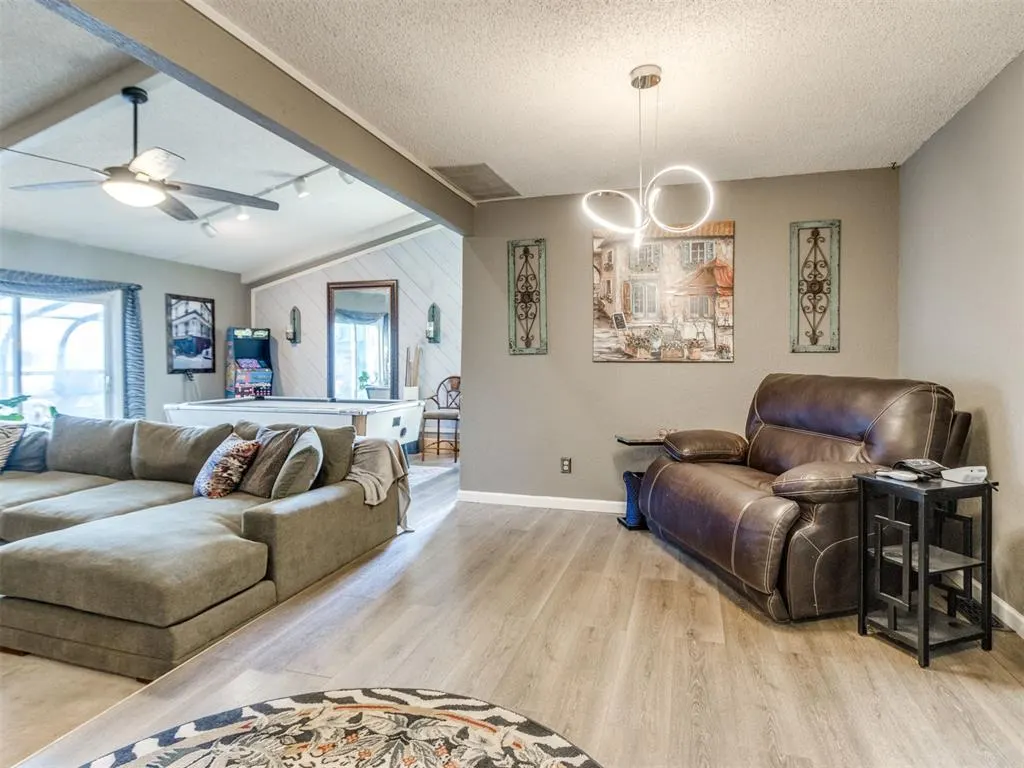Photo 9 — 10408 Ryecroft Road, Oklahoma City, OK 73162
