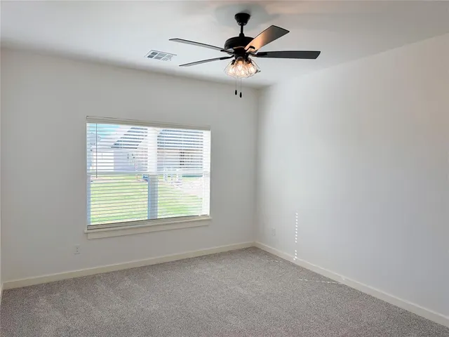 Photo 5 — 1801 Zainab Lane, Yukon, OK 73099
