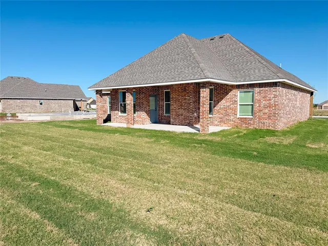 Photo 8 — 1801 Zainab Lane, Yukon, OK 73099
