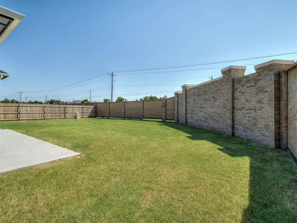 Photo 23 — 16028 Catalonia Place, Oklahoma City, OK 73170