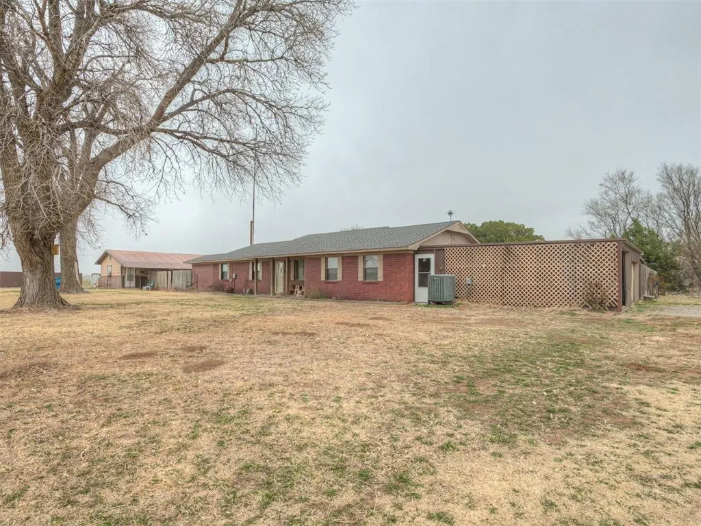 Front exterior — 23203 Highway 33 Highway, Custer City, OK 73639