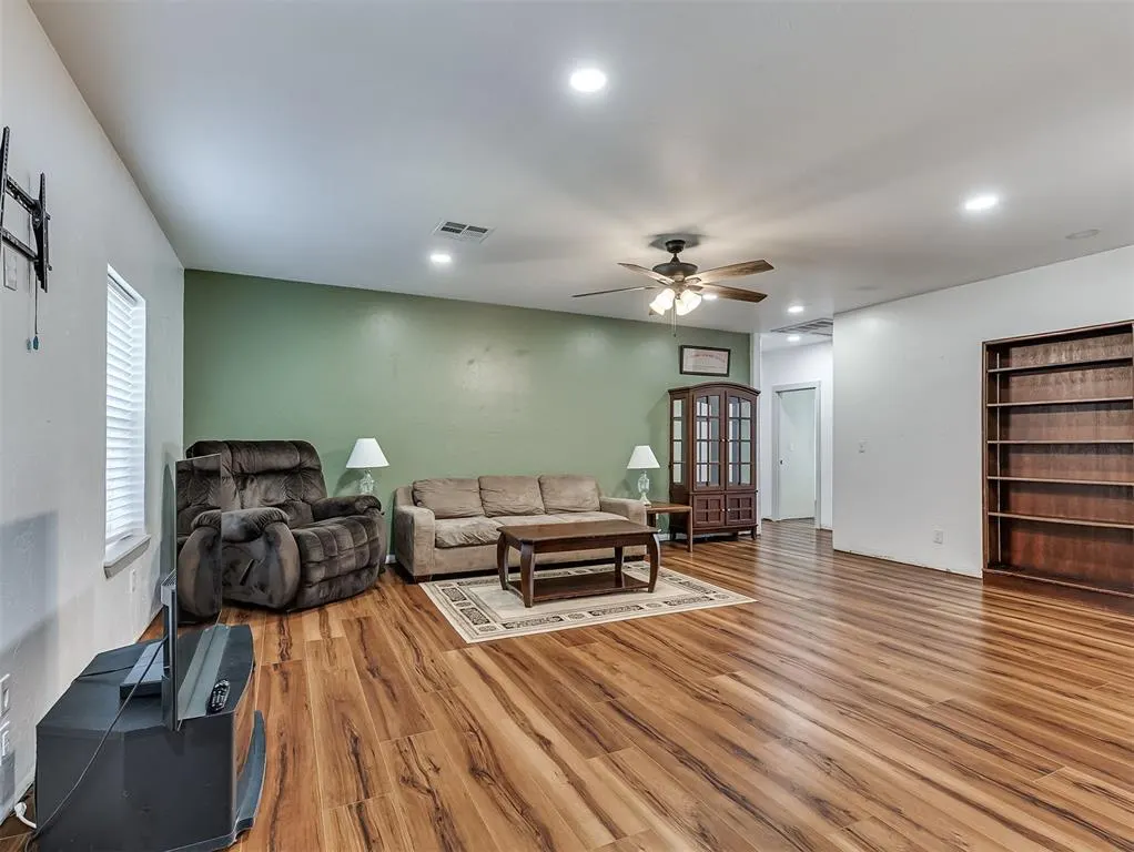 Photo 3 — 2913 120th Avenue, Norman, OK 73026