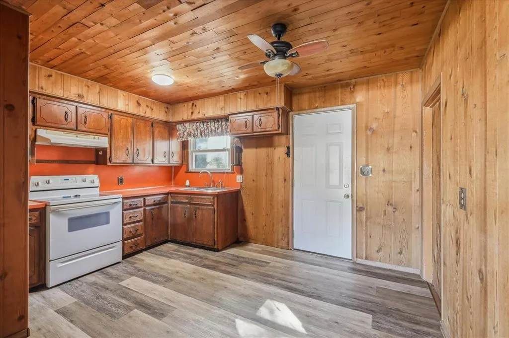 Photo 9 — 532 E Atkinson Drive, Midwest City, OK 73110