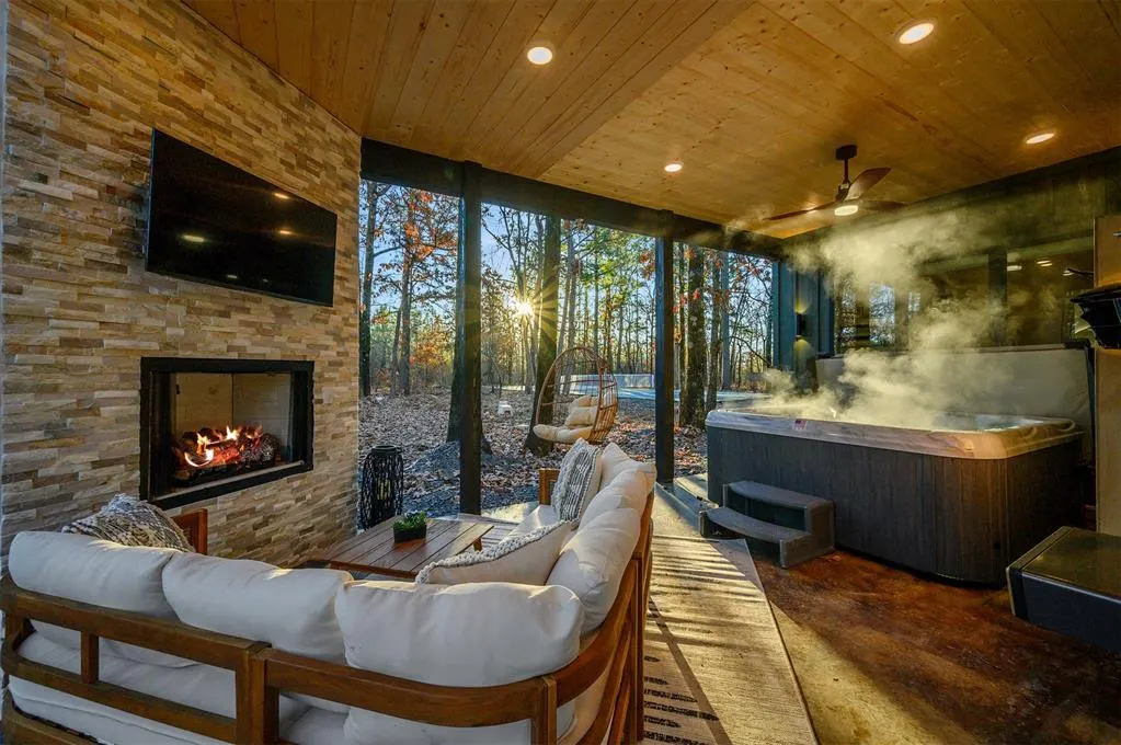 Photo 10 — 136 Woodland Lakes Trail, Broken Bow, OK 74728