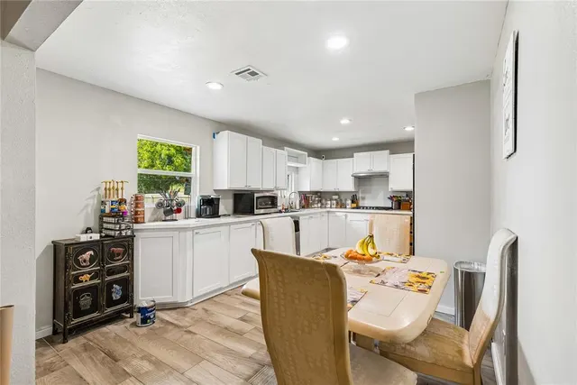 Photo 7 — 905 Crestmoor Drive, Moore, OK 73160