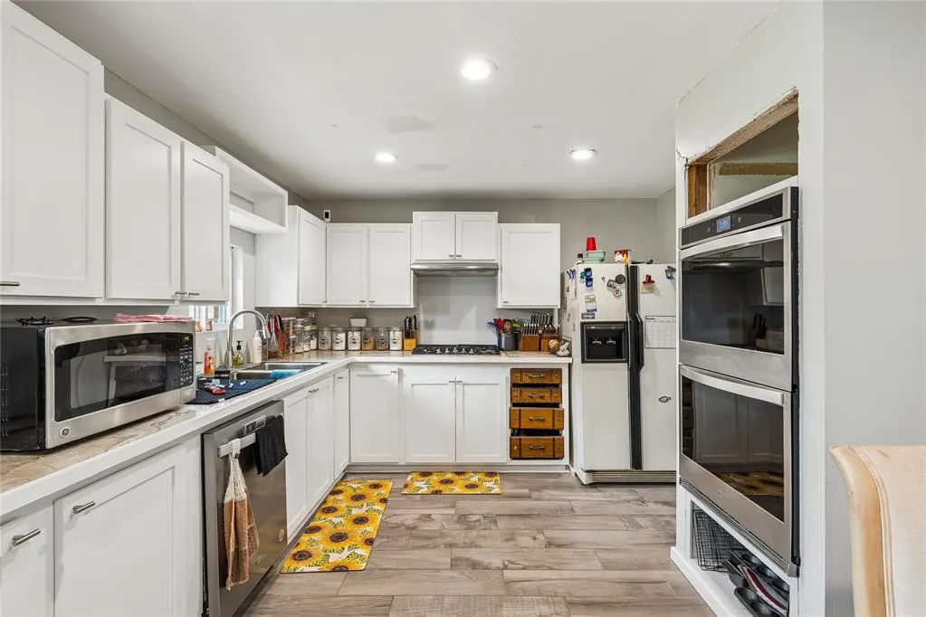 Photo 11 — 905 Crestmoor Drive, Moore, OK 73160